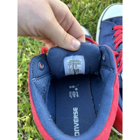 Converse‎ Chuck Taylor Axel Mid Sneaker Navy Red Slip On Size US 5 Youth - Picture 3 of 7